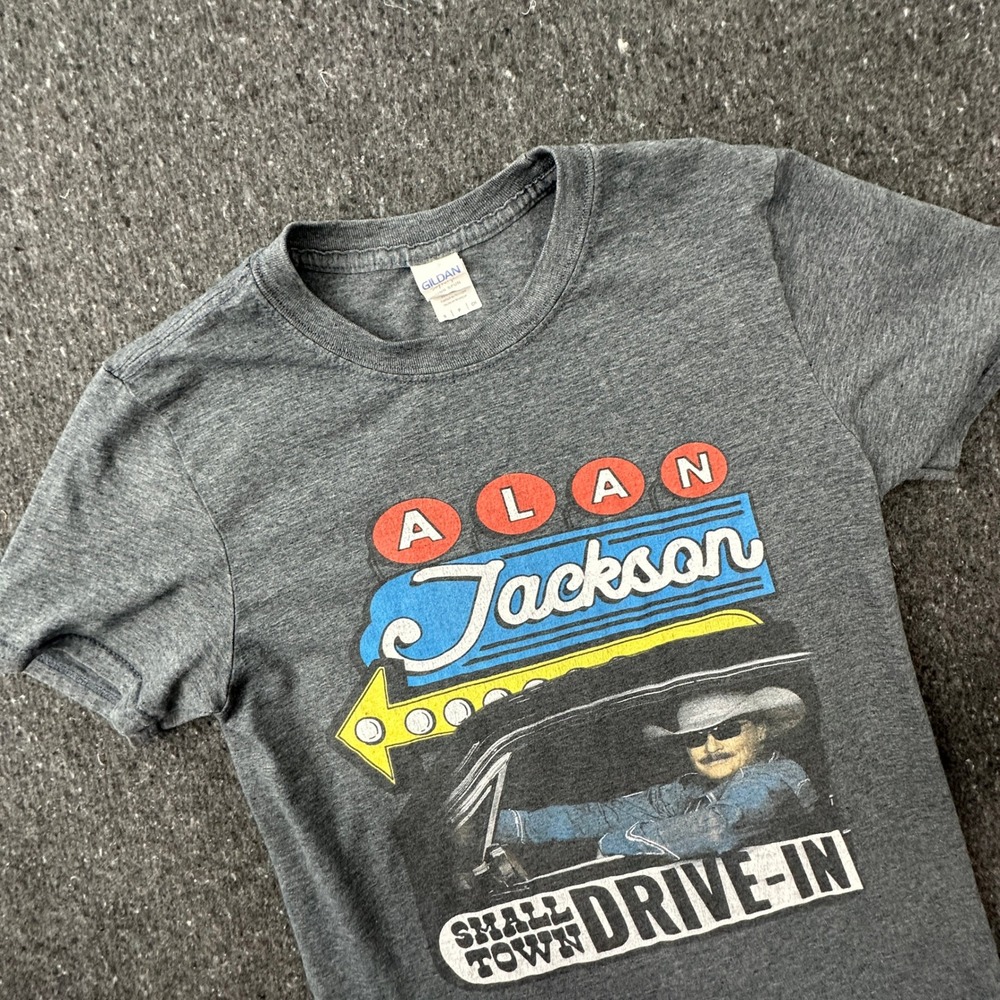 Alan Jackson Shirt Women Small Concert Tour Graphic Tee Small Town Drive In Gray